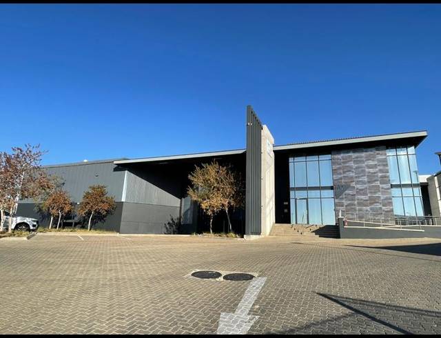 INDUSTRIAL PROPERTY TO RENT IN LOUWLARDIA